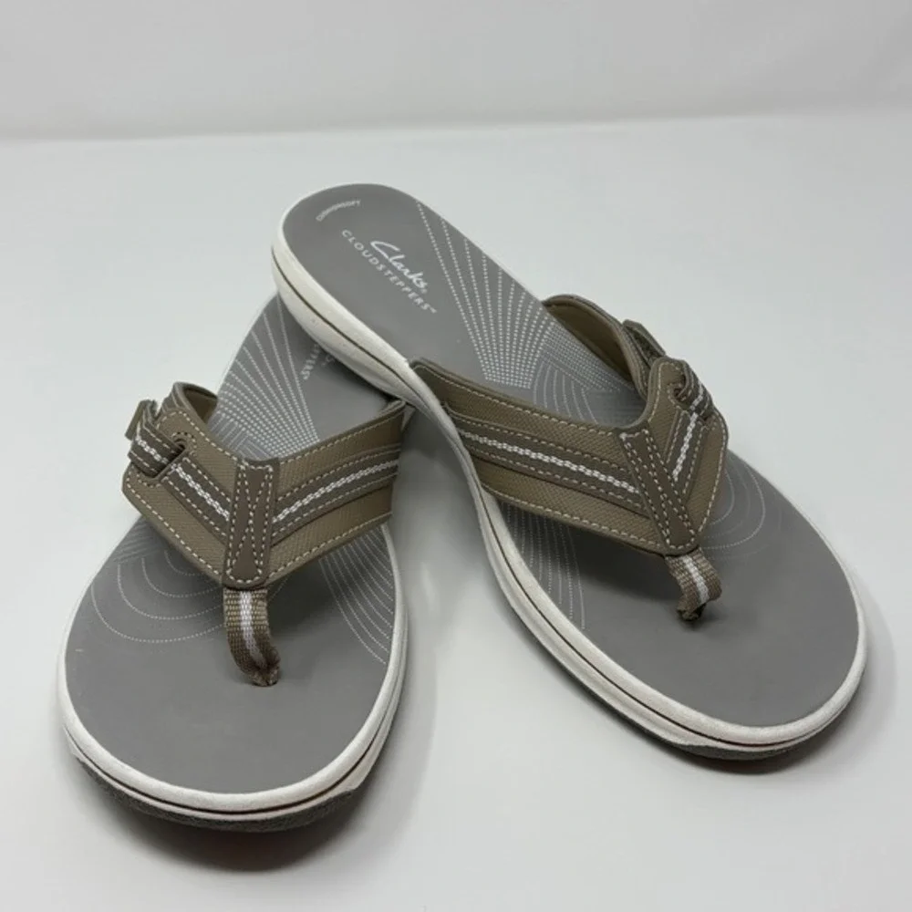 Clarks Cloudsteppers Brinkley Jazz Flip Flops Wmn 10M Taupe Gray Sandals